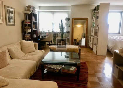 E 16 St - Photo 1