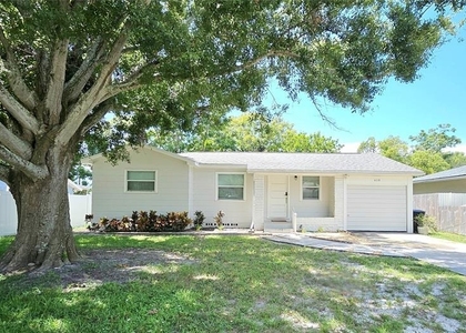 618 S Crest Ave - Photo 1