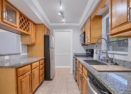 3350 S Osprey Avenue - Photo 1