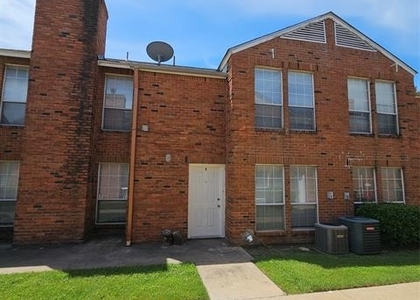 1400 Darr Street - Photo 1