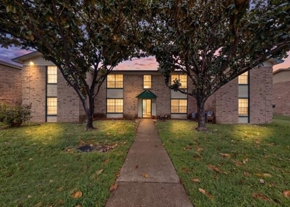 8024 Cambridge Circle - Photo 1