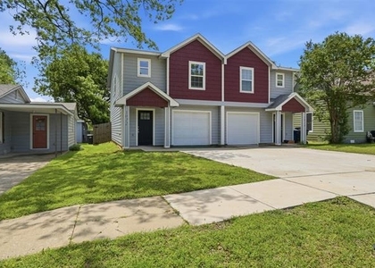 1022 W Shepherd Street - Photo 1