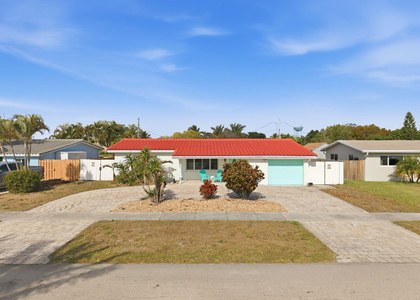 1123 Se 2nd Avenue - Photo 1