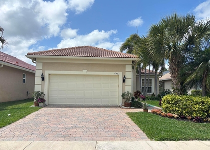 6532 Se Broadmoor Lane - Photo 1