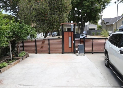 1323 N Cherokee Avenue - Photo 1