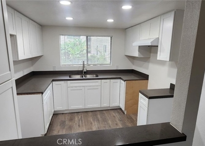 601 W 1st - Photo 1