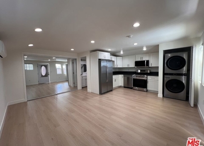 946 S Lucerne Boulevard - Photo 1