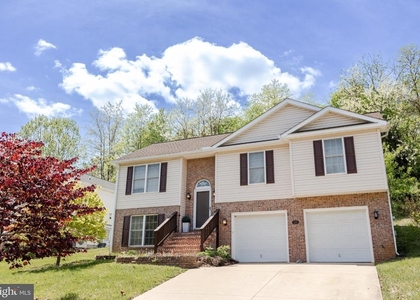 103 Mummert Circle - Photo 1