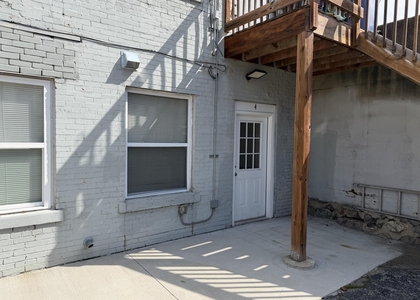 138 Fulton Street E - Photo 1