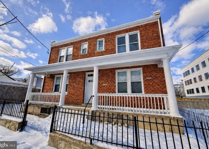 1941 16th Street Se - Photo 1