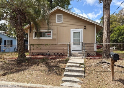7210 Elwood Avenue - Photo 1