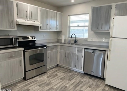 1406 Se 23rd Terrace - Photo 1