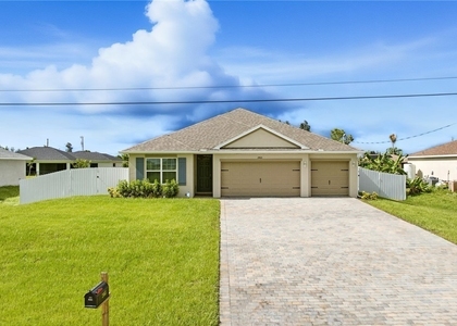 2465 Nw 9th Street - Photo 1