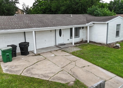 5103 Willow Glen Drive - Photo 1