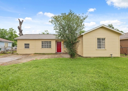 9133 Woodlyn Road - Photo 1