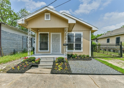 7615 Avenue E - Photo 1