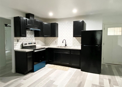 906 Eagle Avenue - Photo 1
