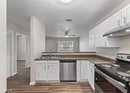 512 Hollyhock Streets - Photo 1