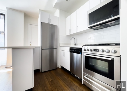 East 46 Street - Photo 1