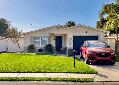 7060 52nd Street N - Photo 1