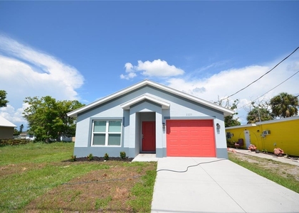 2225 Carver Avenue - Photo 1