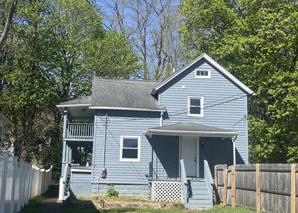 17 Woodbine Street - Photo 1