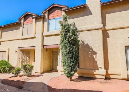 566 Kristin Lane - Photo 1