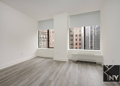 Hanover Square - Photo 1