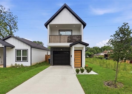 404 N Moore Street - Photo 1