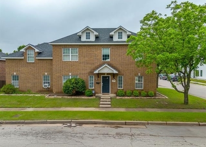 3200 Lubbock Avenue - Photo 1