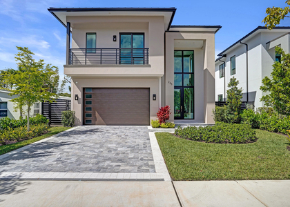 235 Ne 11th Street - Photo 1