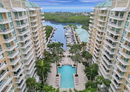 700 E Boynton Beach Boulevard - Photo 1