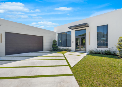 1000 Sw 93rd Avenue - Photo 1