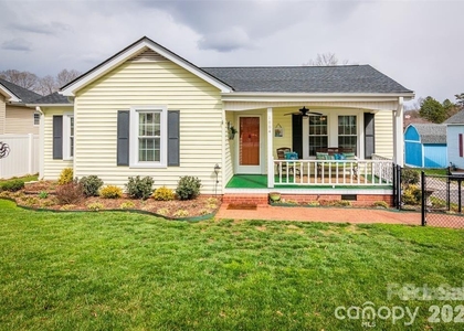 1004 Valley Street - Photo 1