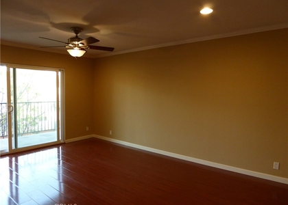 400 N Acacia Avenue - Photo 1