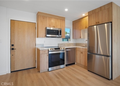 1105 N Coast Hwy - Photo 1
