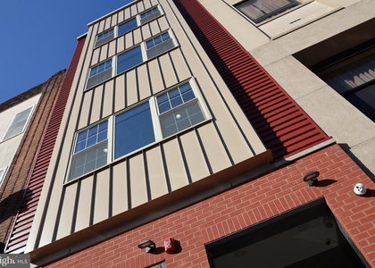 1231 Vine Street - Photo 1