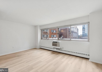 2101 Chestnut Street - Photo 1