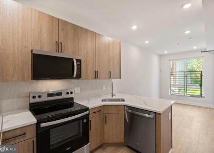 2207 N Franklin Street - Photo 1