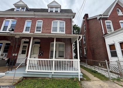 130 E Fourth Street - Photo 1