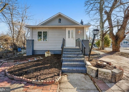 101 Railroad Boulevard - Photo 1