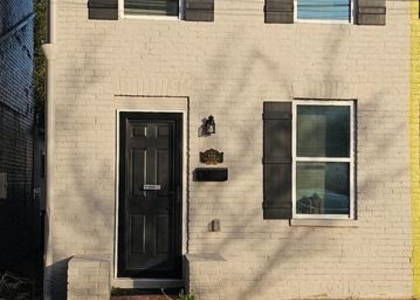 115 N Locust Street - Photo 1