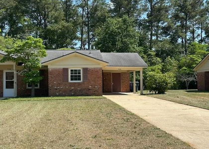 909 Southview Circle - Photo 1