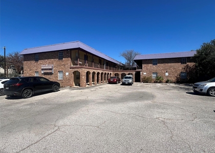 1410 W North Loop Blvd - Photo 1