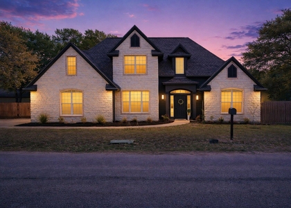 312 Country Club Dr - Photo 1