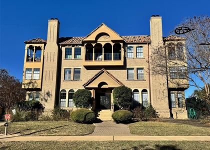 1704 West Ave - Photo 1