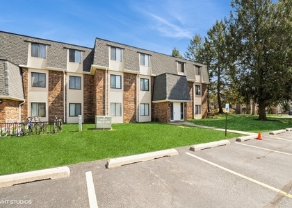 260 E Court Of Shorewood Court - Photo 1