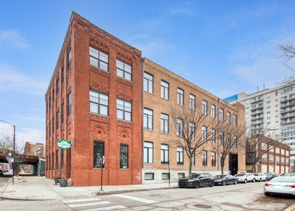 729 N Sangamon Street - Photo 1