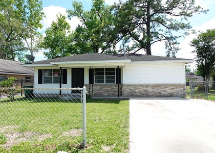 8022 Woodlyn Road - Photo 1