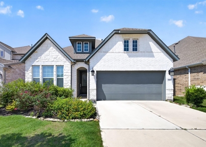 211 Amaranth Way - Photo 1